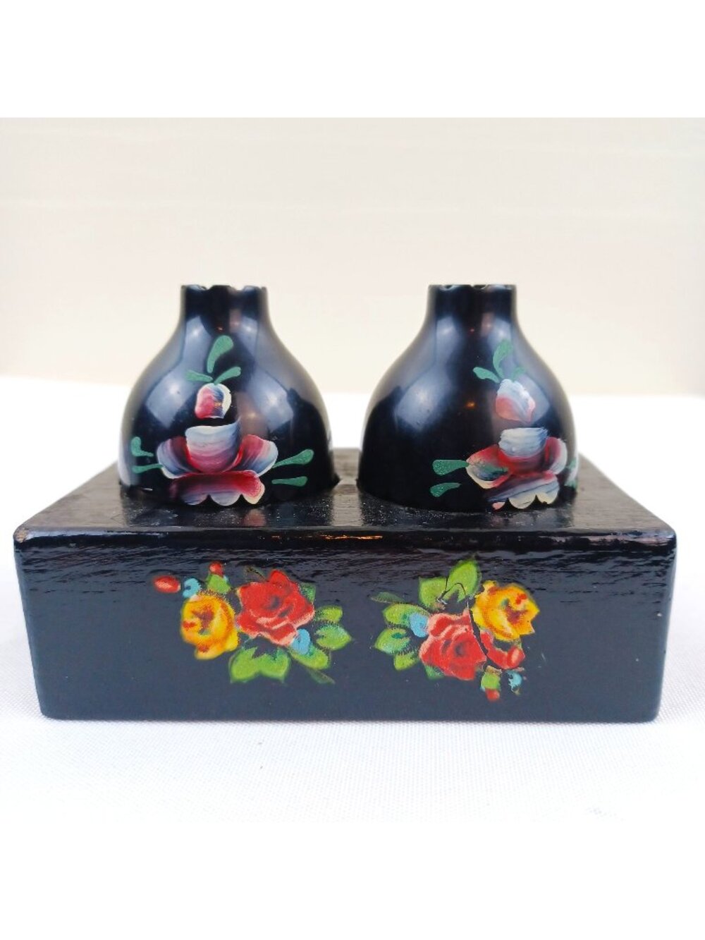 Vintage Salt & Pepper Shakers Hand Painted Wood Base Folk Art Cottage